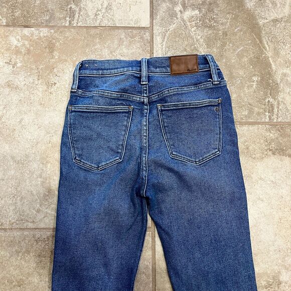 Madewell 10" High Rise Skinny Jeans – Button Front Edition (Size 26) - Picture 15 of 16
